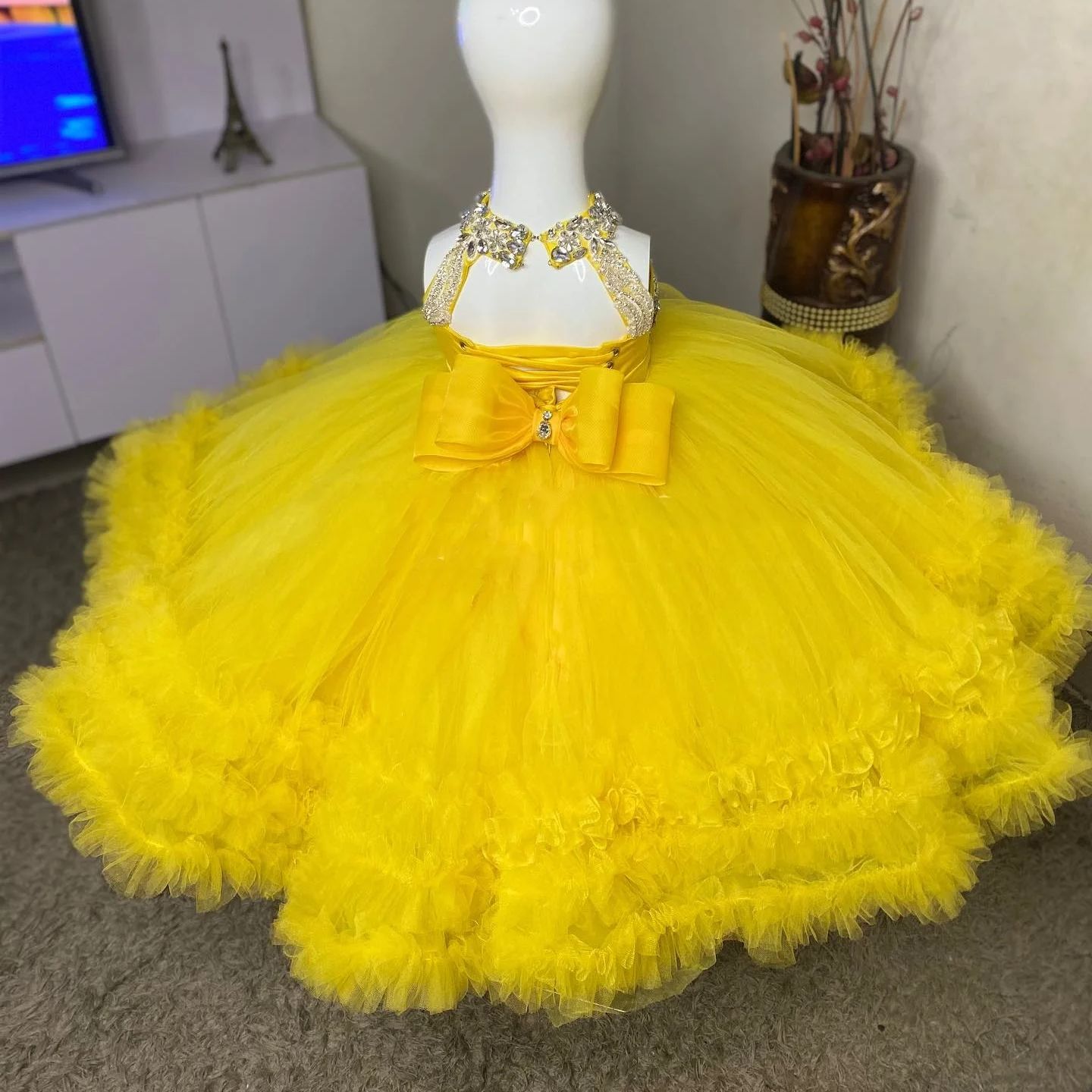 Gorgeous Yellow Flower Girl Dr - Baby Clothing Embroidery 评论和价格